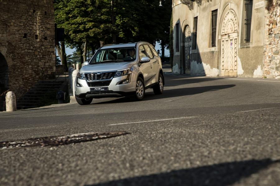  Mahindra XUV500 W6 2019 года  (EU) (фото 14 из 32)